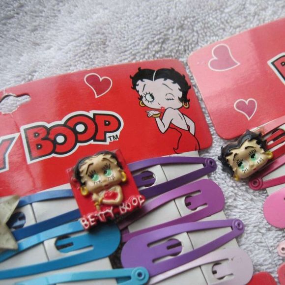 24 Colorful Betty Boop Snap Hair Clips Plastic Decorative Figures Sparkly Star - Picture 2 of 12